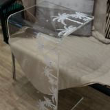 C Acrylic Table